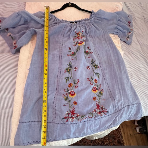 Umgee size large, chambray tunic with embroidered flowers. - Picture 2 of 8